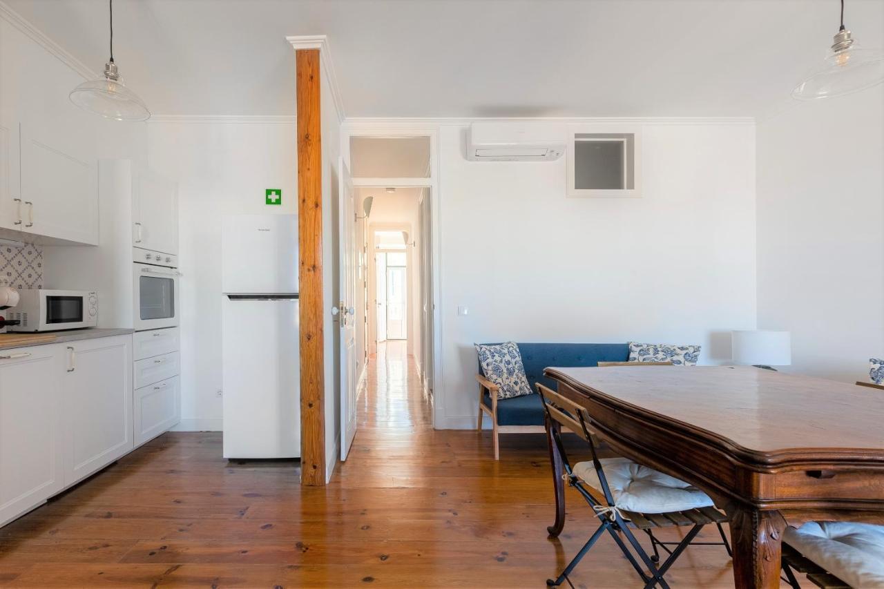 White & Blue Vintage Home In Graca Lisabona Exterior foto