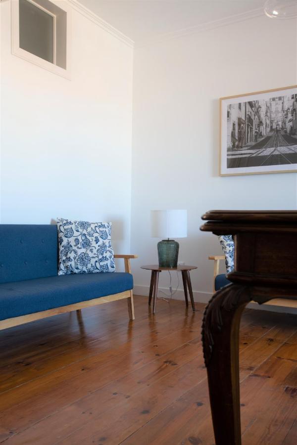 White & Blue Vintage Home In Graca Lisabona Exterior foto